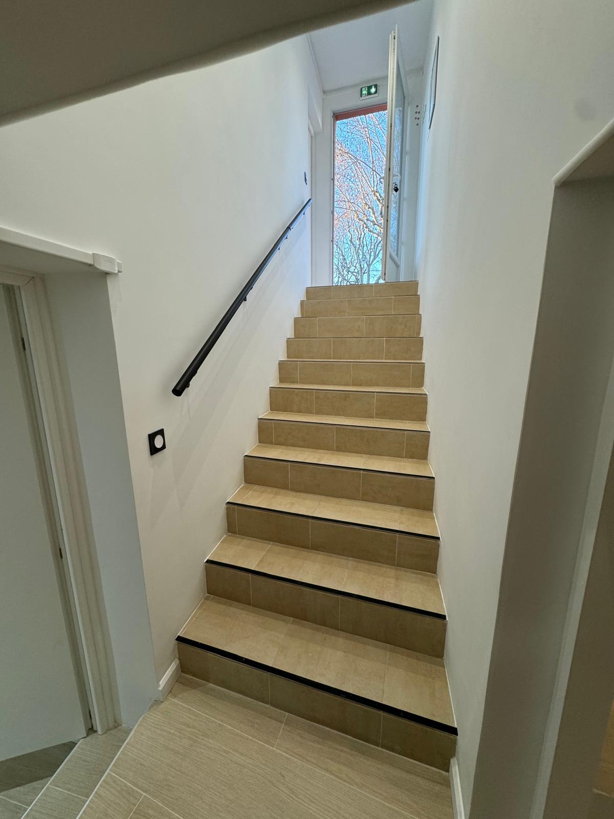 Après, livraison Mazari Construction